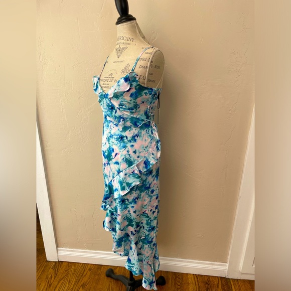 4/$20 BNWT Pretty Dress with Flirty Ruffles - Picture 3 of 7